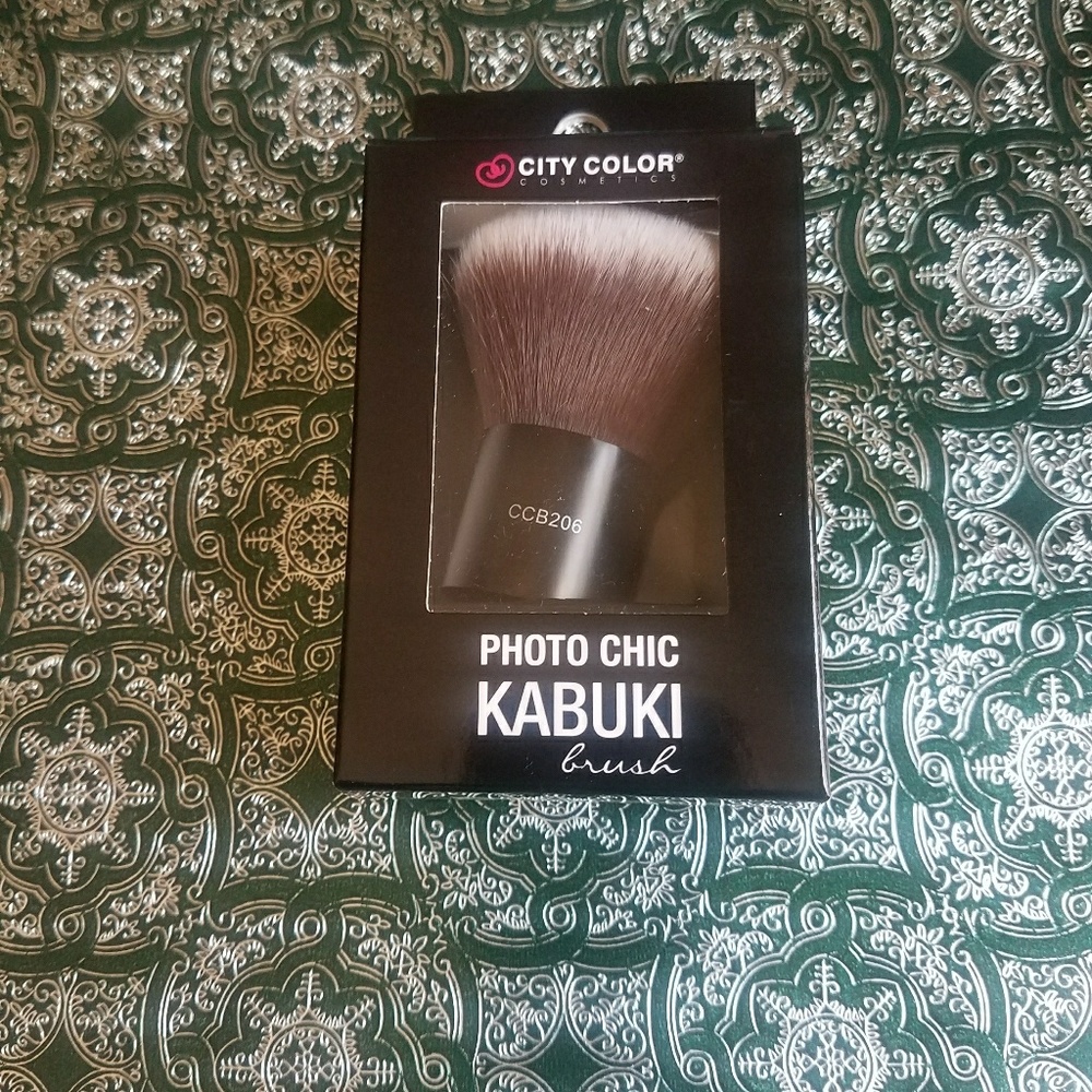 Makeup brush